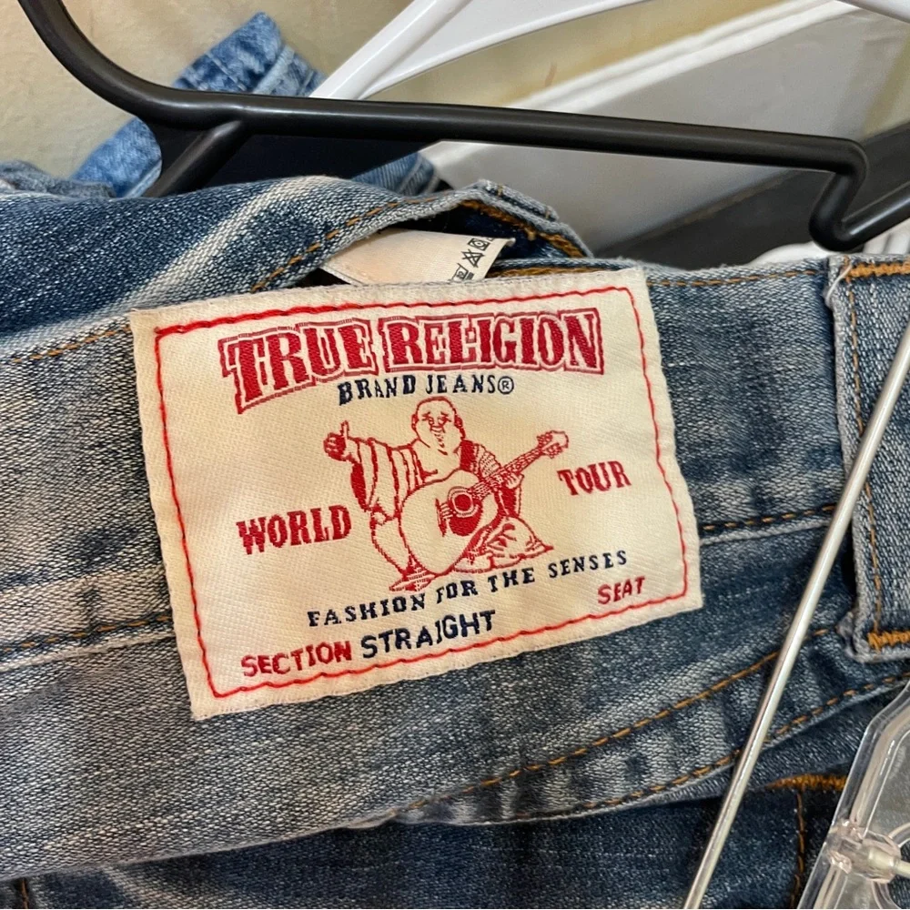 TRUE RELIGION STRAIGHT FLAP DISTRESSED‎ JEANS